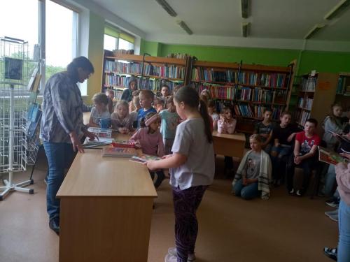 Bērnu žūrijas pasākums bibliotēkā